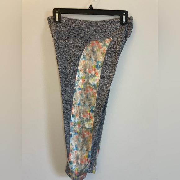 Lularoe Jade Athletic Capris - Picture 9 of 11